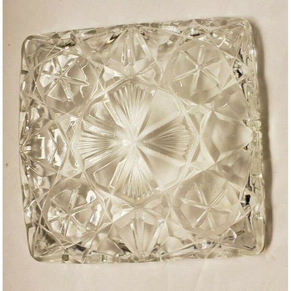Square Dish, Vintage 7", Pressed Glass, Star Pattern, Scalloped edges, (G157) - Picture 2 of 2